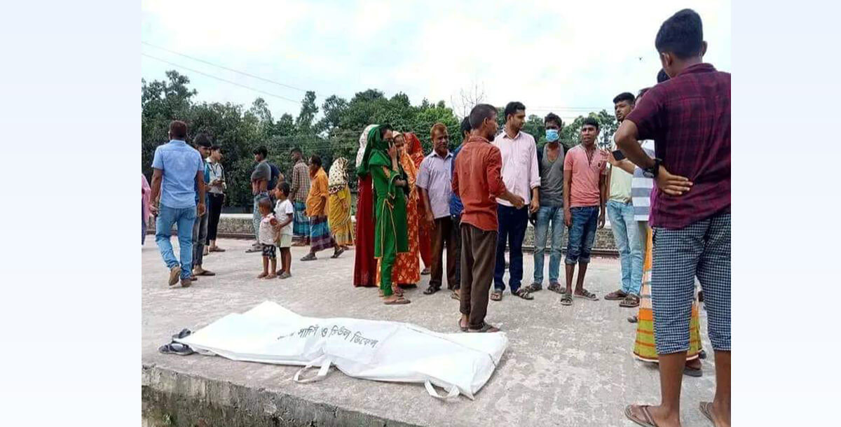 One Person was Killed while boarding the train in at Thakurgaon Railway Station